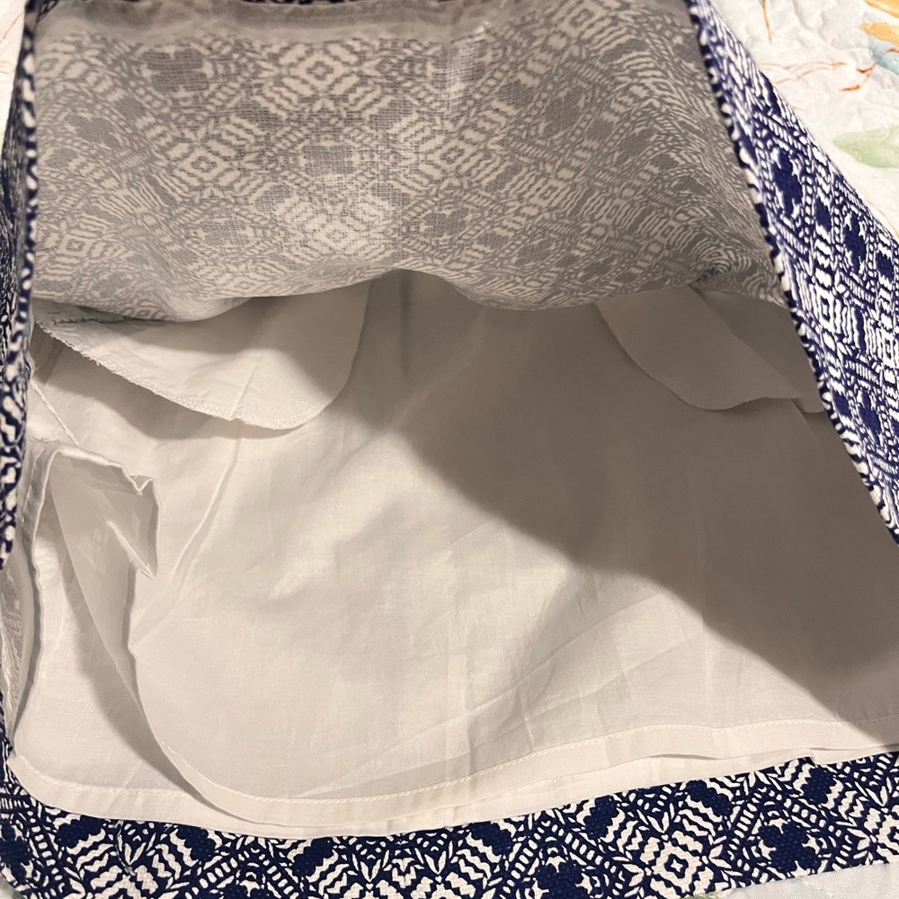 J. Crew Navy and White Geometric A-Line Skirt- Size 4 - Picture 3 of 5